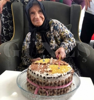 100 yaşına giren Ünzile nineye doğum günü 100 yaşına giren Ünzile nineye doğum günü