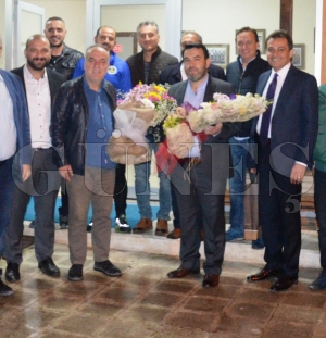 ki ehrin takmnn yneticileri biraya geldiler