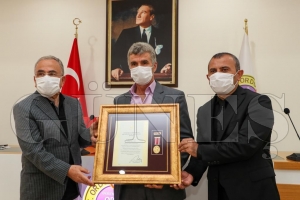 Şehit ailelerine ve gazilerimize, devlet övünç madalyası ve beratı tevcih edildi Şehit ailelerine ve gazilerimize, devlet övünç madalyası ve beratı tevcih edildi