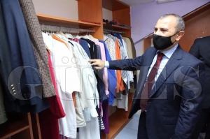 Vali Sonel, sosyal market’te incelemede bulundu Vali Sonel, sosyal market’te incelemede bulundu
