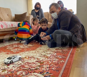 Vali Sonel, eşi Handan Sonel ile birlikte hane ziyaretlerinde bulundu Vali Sonel, eşi Handan Sonel ile birlikte hane ziyaretlerinde bulundu
