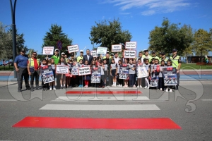 Trafikte yaya önceliğine dikkat çekmek amacıyla farkındalık etkinliği yapıldı Trafikte yaya önceliğine dikkat çekmek amacıyla farkındalık etkinliği yapıldı