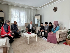 VALİ EROL, HANE ZİYARETLERİNDE BULUNDU VALİ EROL, HANE ZİYARETLERİNDE BULUNDU