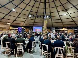 Vali Erol, şehit aileleri ve gazilerle iftar yemeğinde buluştu Vali Erol, şehit aileleri ve gazilerle iftar yemeğinde buluştu