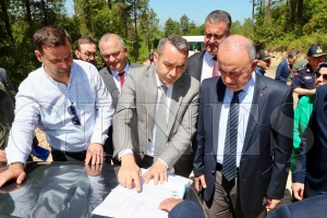 Vali Erol, sokak hayvanları barınağı ve doğal yaşam alanı çalışmalarını inceledi Vali Erol, sokak hayvanları barınağı ve doğal yaşam alanı çalışmalarını inceledi
