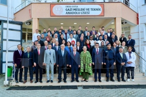 Vali Erol, hay�rsever i� insan� Mazhar Tanr�kulu�nun ba���lar�yla yap�lan at�lyelerin a��l�� t�reni kat�ld�