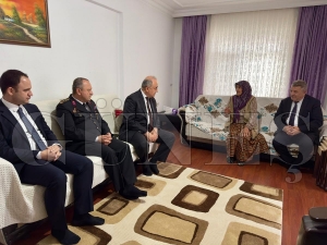Vali Erol, �ehit ailelerimizin bayram�n� kutlad�