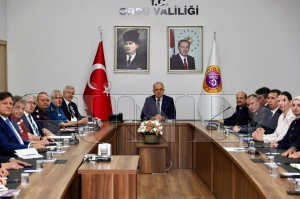 Mevsimlik tar�m i��ilerine y�nelik haz�rl�k toplant�s� yap�ld�