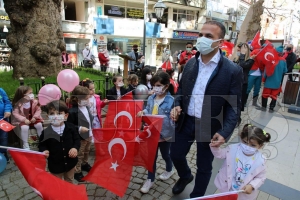 ocuklarla tekne orucu ve 23 nisan etkinlii bir arada