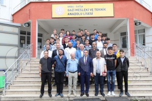 Belediye Bakan Etem Kibar Trkiyenin sizin gibi genlere ihtiyac var
