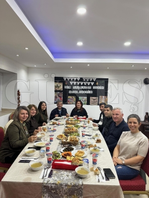 Bakan tr Ihlamur iekleri Kadn Kooperatifinin iftar yemeine katld