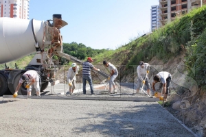 Dolunay semt pazarnda inaat almalar devam ediyor