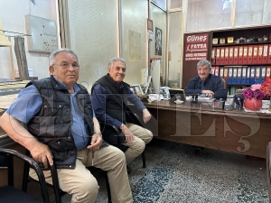 Dr. Halit Suiçmez gazetemizi ziyaret etti Dr. Halit Suiçmez gazetemizi ziyaret etti