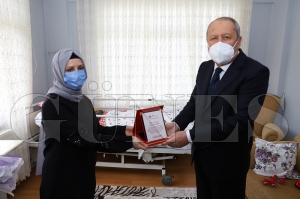 Y�l�n annesi derya g�k