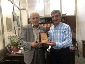 Zeki Sarıhan plaketini aldı Zeki Sarıhan plaketini aldı