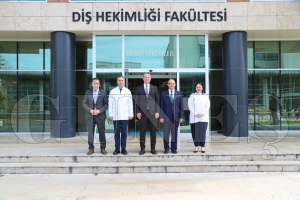 Rekt�r Ba�, Di� Hekimli�i Fak�ltesinde �ncelemelerde Bulundu