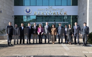 Semerkant devlet Pedagoji niversitesi Negmatovadan rektr Baa ziyaret