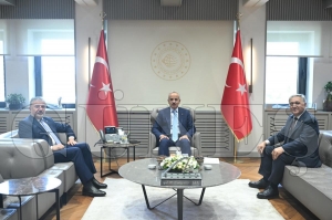 Hamarat ve Kaynak, Ula�t�rma ve Altyap� Bakanlar�n� ziyaret etti
