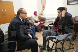 Vali Yavuz, Sosyal Medya Yoluyla Kendisine Ulaşan 153 Kişiyi Dinledi Vali Yavuz, Sosyal Medya Yoluyla Kendisine Ulaşan 153 Kişiyi Dinledi