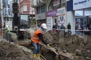 REŞADİYE CADDESİ’NDE SU ALTYAPI YENİLEME ÇALIŞMASI DEVAM EDİYOR REŞADİYE CADDESİ’NDE SU ALTYAPI YENİLEME ÇALIŞMASI DEVAM EDİYOR