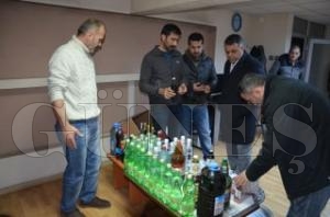 Sahte içki ve kaçak sigara yakalandı