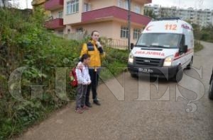 ÖĞRENCİ SERVİSİ KAZA YAPTI 1 ÖĞRENCİ YARALANDI