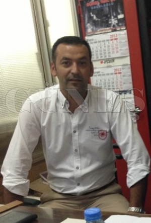 Ahmet Çakmak İlçemizin En Eski Makam Şoförü Ahmet Çakmak İlçemizin En Eski Makam Şoförü