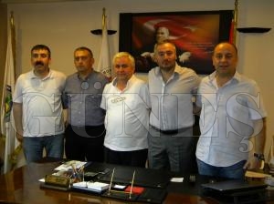 Ticaret Borsası Başkanı Ali Feyzi “ Üreticilerimizin bizi dikkatle dinlemelerini tavsiye ediyoruz” Ticaret Borsası Başkanı Ali Feyzi “ Üreticilerimizin bizi dikkatle dinlemelerini tavsiye ediyoruz”