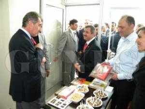 BAKAN GÜNAY MEYVELİ FINDIK ŞEKERİNİ ÇOK BEĞENDİ