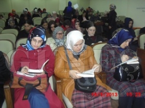 ANNELER OKUYOR ANNELER OKUYOR