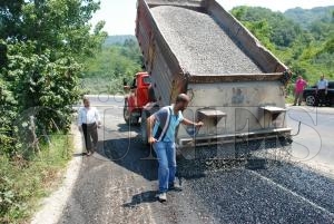 BAŞKAN ANLAYAN YORGUNLUK NEDİR BİLMİYOR, ASFALT DEVAM EDİYOR BAŞKAN ANLAYAN YORGUNLUK NEDİR BİLMİYOR, ASFALT DEVAM EDİYOR