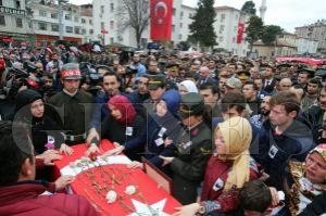 - ŞEHİT UZMAN ÇAVUŞ FATİH EFİLOĞLU, BİNLERCE KİŞİNİN KATILDIĞI TÖRENLE SON YOLCULUĞUNA UĞURLANDI - ŞEHİT UZMAN ÇAVUŞ FATİH EFİLOĞLU, BİNLERCE KİŞİNİN KATILDIĞI TÖRENLE SON YOLCULUĞUNA UĞURLANDI