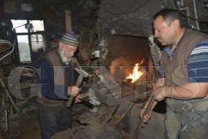 TEKNOLOJİYE DİRENİYORLAR TEKNOLOJİYE DİRENİYORLAR
