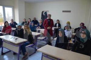 KURSİYERLER İŞARET DİLİYLE ŞARKI SÖYLEDİ KURSİYERLER İŞARET DİLİYLE ŞARKI SÖYLEDİ