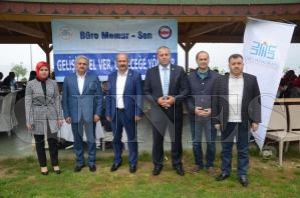 Büro MEMUR-SEN'den kaynaşma yemeği Büro MEMUR-SEN'den kaynaşma yemeği