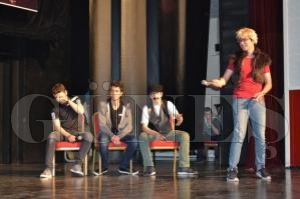 CAHİT ZARİFOĞLU ANADOLU LİSESİ’NDEN TİYATRO GÖSTERİSİ CAHİT ZARİFOĞLU ANADOLU LİSESİ’NDEN TİYATRO GÖSTERİSİ