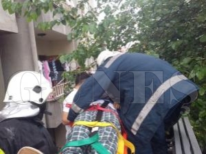 DUT AĞACINDA KALP KRİZİ GEÇİRDİ DUT AĞACINDA KALP KRİZİ GEÇİRDİ