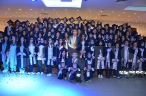 LİSEDE MEZUNİYET TÖRENİ LİSEDE MEZUNİYET TÖRENİ