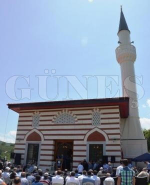 ORHAN USTA CAMİSİ İBADETE AÇILDI ORHAN USTA CAMİSİ İBADETE AÇILDI