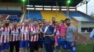 FUTBOL TURNUVASINI COCİ RESTAURANT TAKIMI KAZANDI FUTBOL TURNUVASINI COCİ RESTAURANT TAKIMI KAZANDI