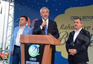 5 bin kişi aynı anda iftar açtı 5 bin kişi aynı anda iftar açtı