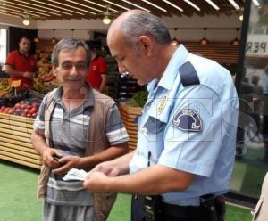 FATSA'DA ATM'DE UNUTULAN BN 500 TL'Y POLSLERE TESLM ETT