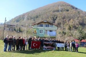 Dirilişin Zirvesi’ temalı doğa yürüyüşü Dirilişin Zirvesi’ temalı doğa yürüyüşü
