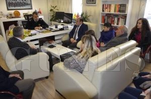 ��retmen ve ��rencilerden anlaml� ziyaret