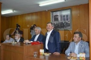 Bakanlar ve Milletvekili Belediyede Vatandalarla bayramlat