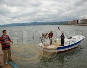 YAĞIŞLAR KIYI BALIKÇILIĞINI OLUMSUZ ETKİLEDİ YAĞIŞLAR KIYI BALIKÇILIĞINI OLUMSUZ ETKİLEDİ
