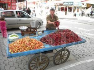 BU YIL TEZGÂHLARDA BOL KİRAZ VAR
