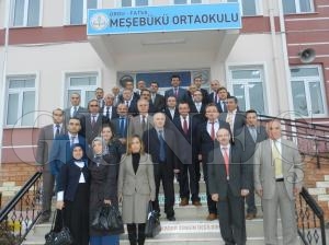 OKUL VE KURUMLARA BEYAZ BAYRAK VE SERT�F�KALARI T�RENLE VER�LD�