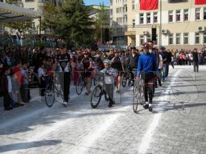 Bisikletçiler Resmi Törende Bisikletçiler Resmi Törende