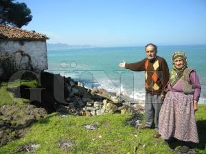 Dev Dalgalar Ev Yıktı Dev Dalgalar Ev Yıktı